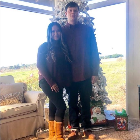 ✨ Meet your posher! ✨ - Picture 3 of 5